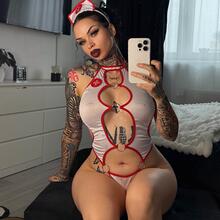  Nude