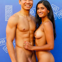  Nude