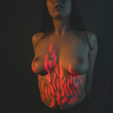  Nude