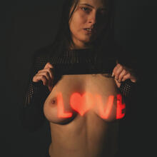  Nude