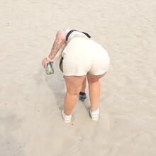  Nude