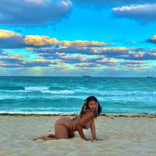  Nude