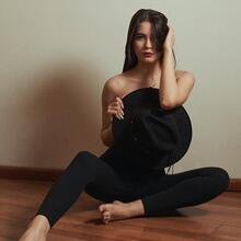  Nude