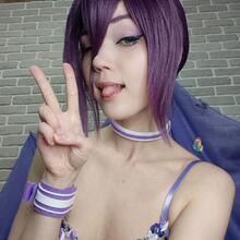  Nude