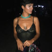  Nude