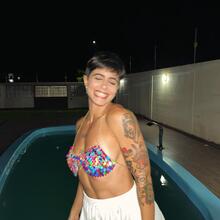  Nude
