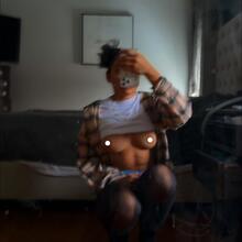  Nude