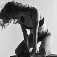  Nude