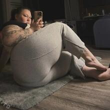  Nude