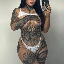  Nude