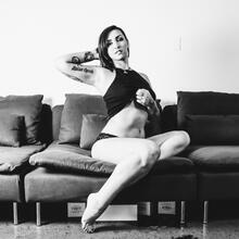  Nude