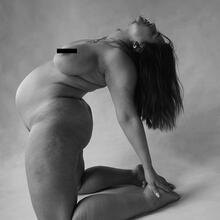  Nude