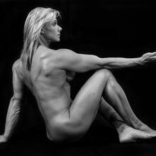  Nude