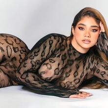  Nude