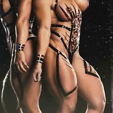  Nude