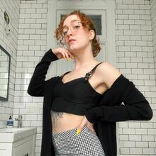  Nude