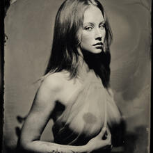  Nude