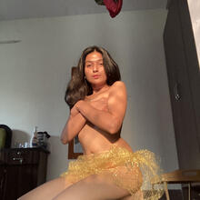  Nude