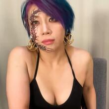  Nude