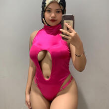  Nude