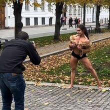  Nude