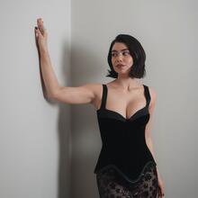  Nude