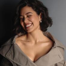  Nude