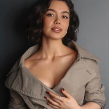  Nude