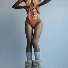  Nude