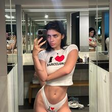  Nude