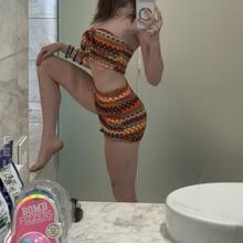  Nude