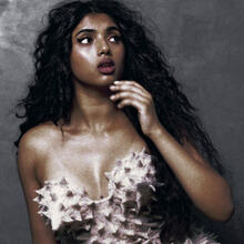  Nude
