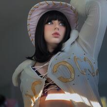  Nude