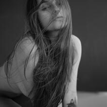  Nude