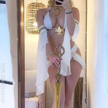  Nude