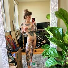  Nude