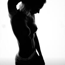  Nude