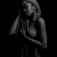  Nude