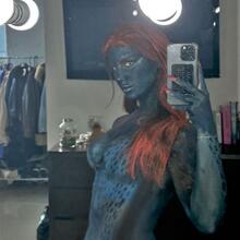  Nude