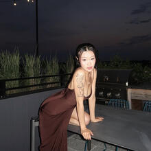  Nude