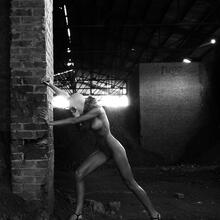  Nude