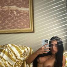  Nude