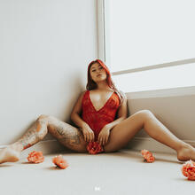  Nude
