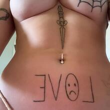  Nude