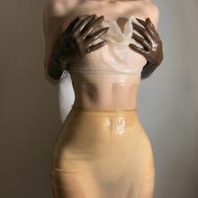  Nude