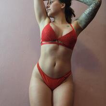  Nude