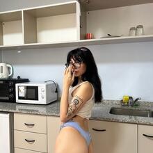  Nude