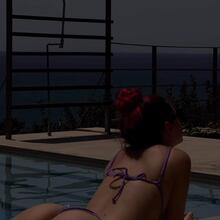  Nude