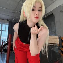  Nude