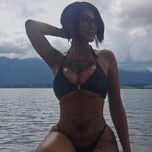  Nude